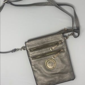 Silver crossbody🤍